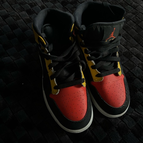Jordan Mid’s - Picture 1 of 2